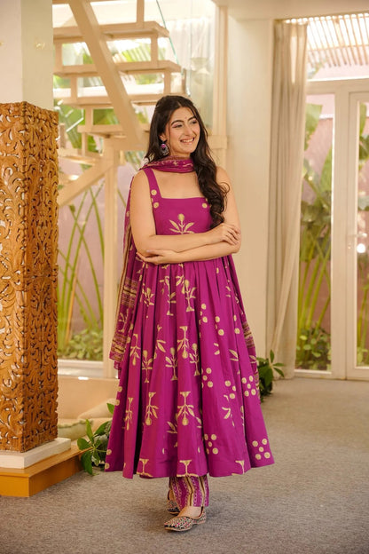 Royal Fuchsia Gold Printed Anarkali Suit Set
