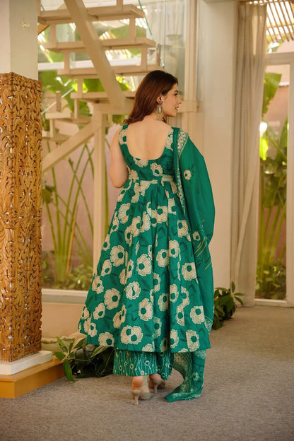Mehreen Magenta Ethnic Flared Kurta Set